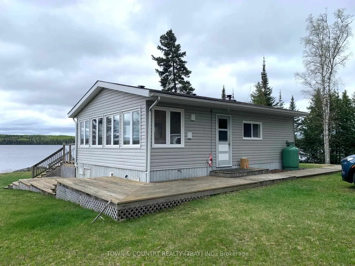 Detached in Thunder Bay Remote Area