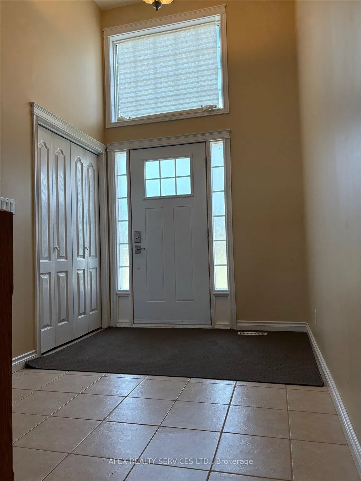 Detached in Thunder Bay