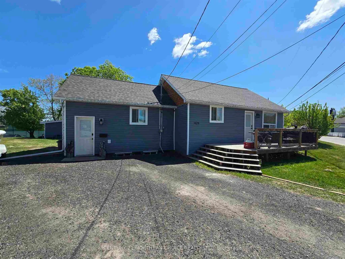 Detached in Kenora