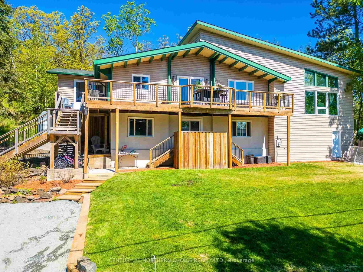 Detached in Kenora Remote Area
