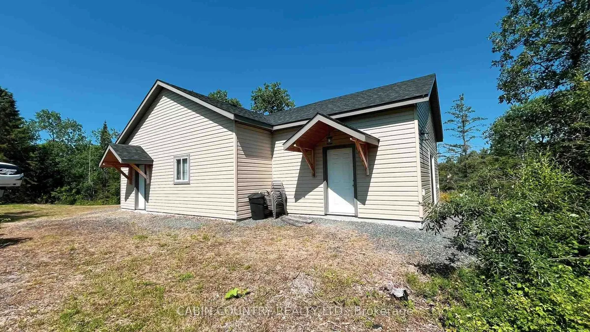Detached in Sioux Narrows-Nestor Falls
