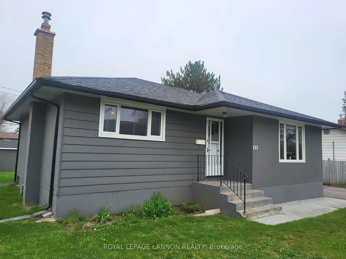 Detached in Thunder Bay