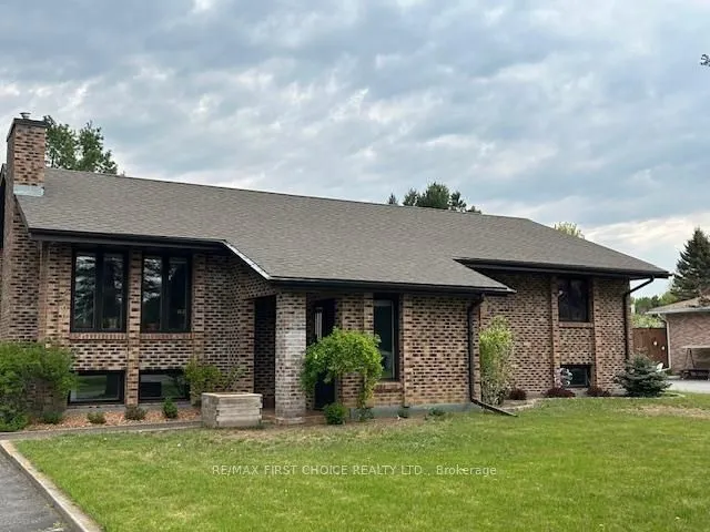 Detached in Thunder Bay