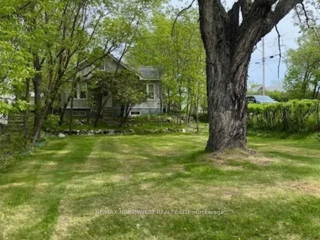 Detached in Kenora