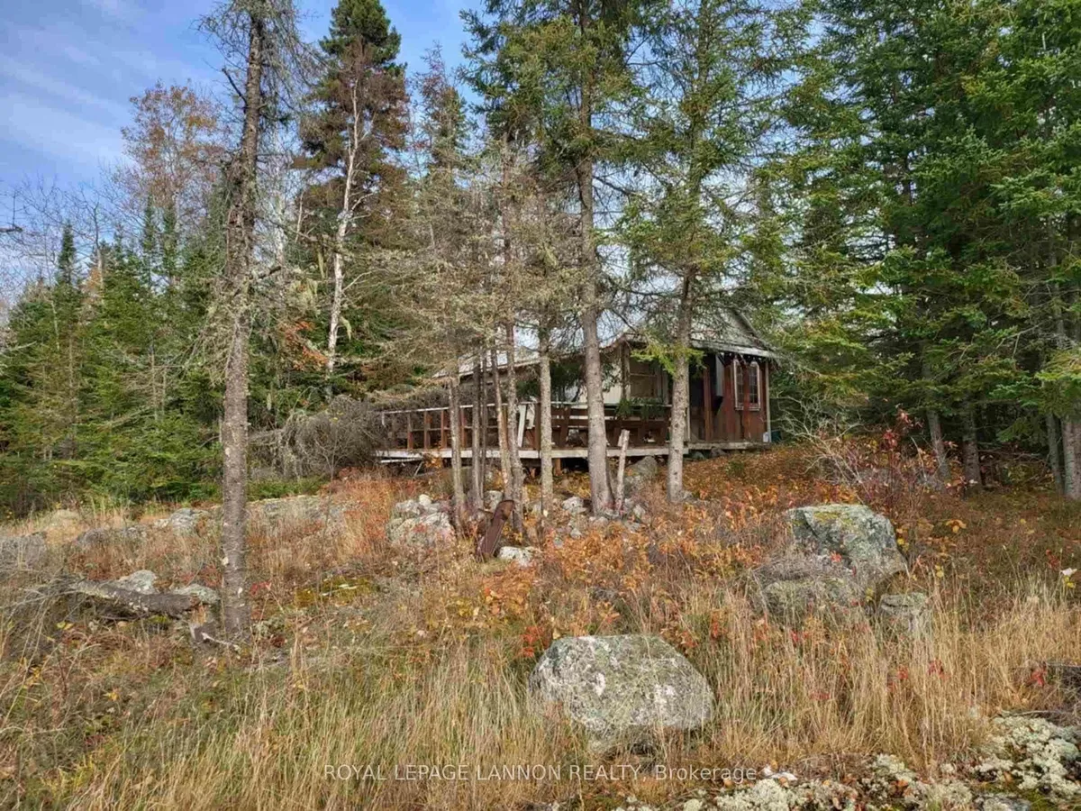 Detached in Thunder Bay Remote Area