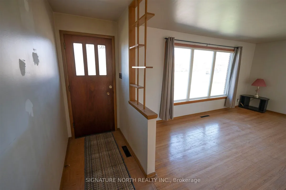 Detached in Thunder Bay