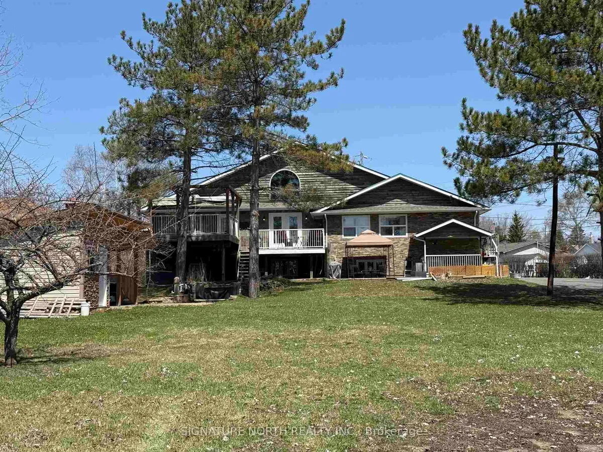 Duplex in Thunder Bay