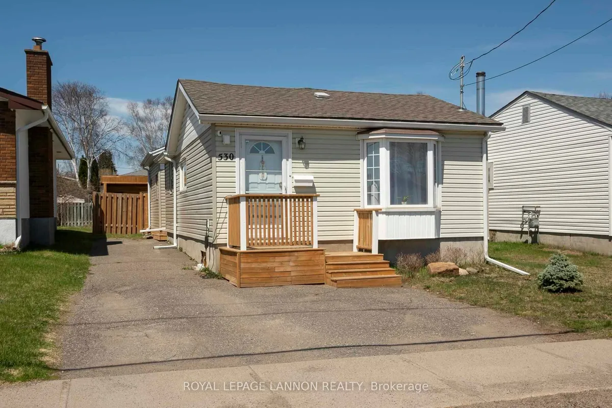 Detached in Thunder Bay