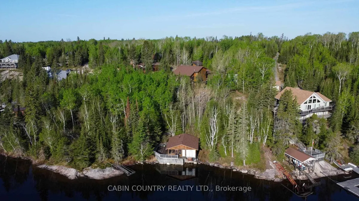 Detached in Kenora
