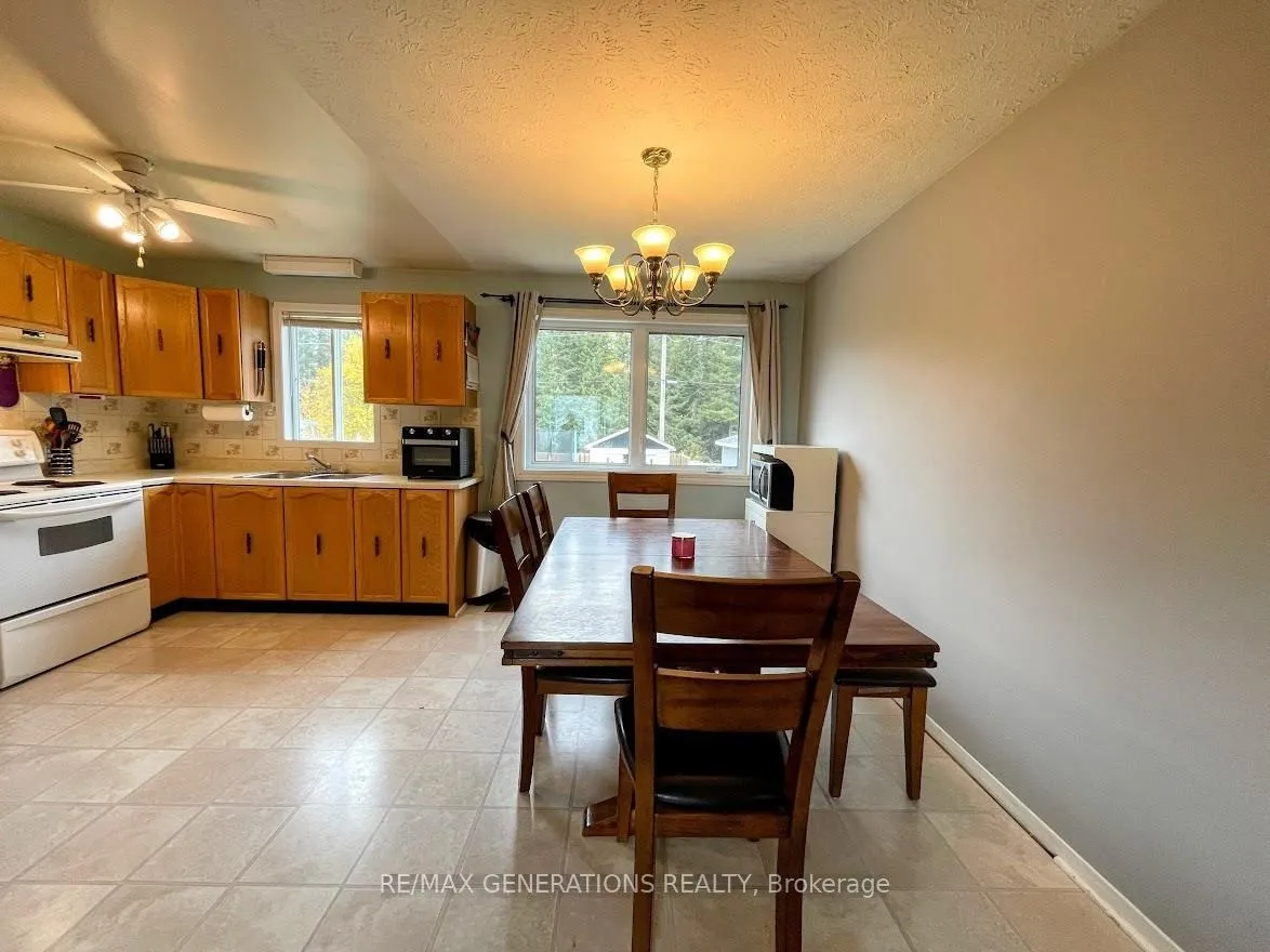 Detached in Manitouwadge
