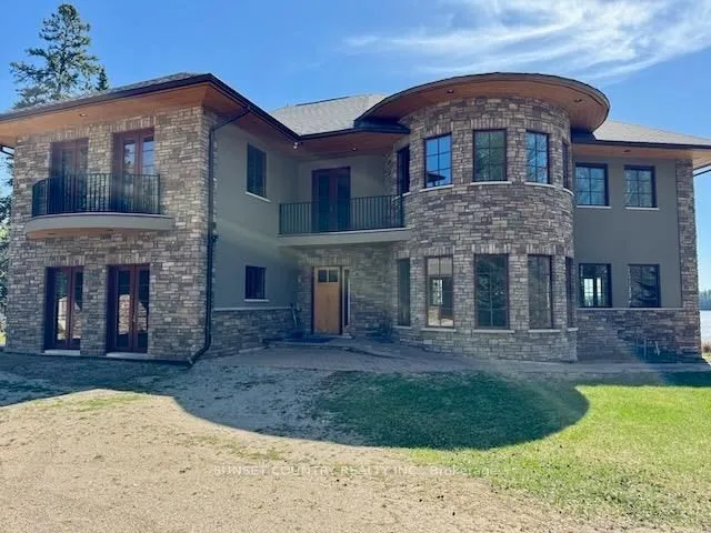 Detached in Kenora Remote Area