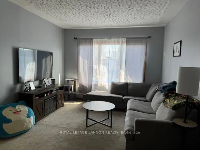 Detached in Thunder Bay