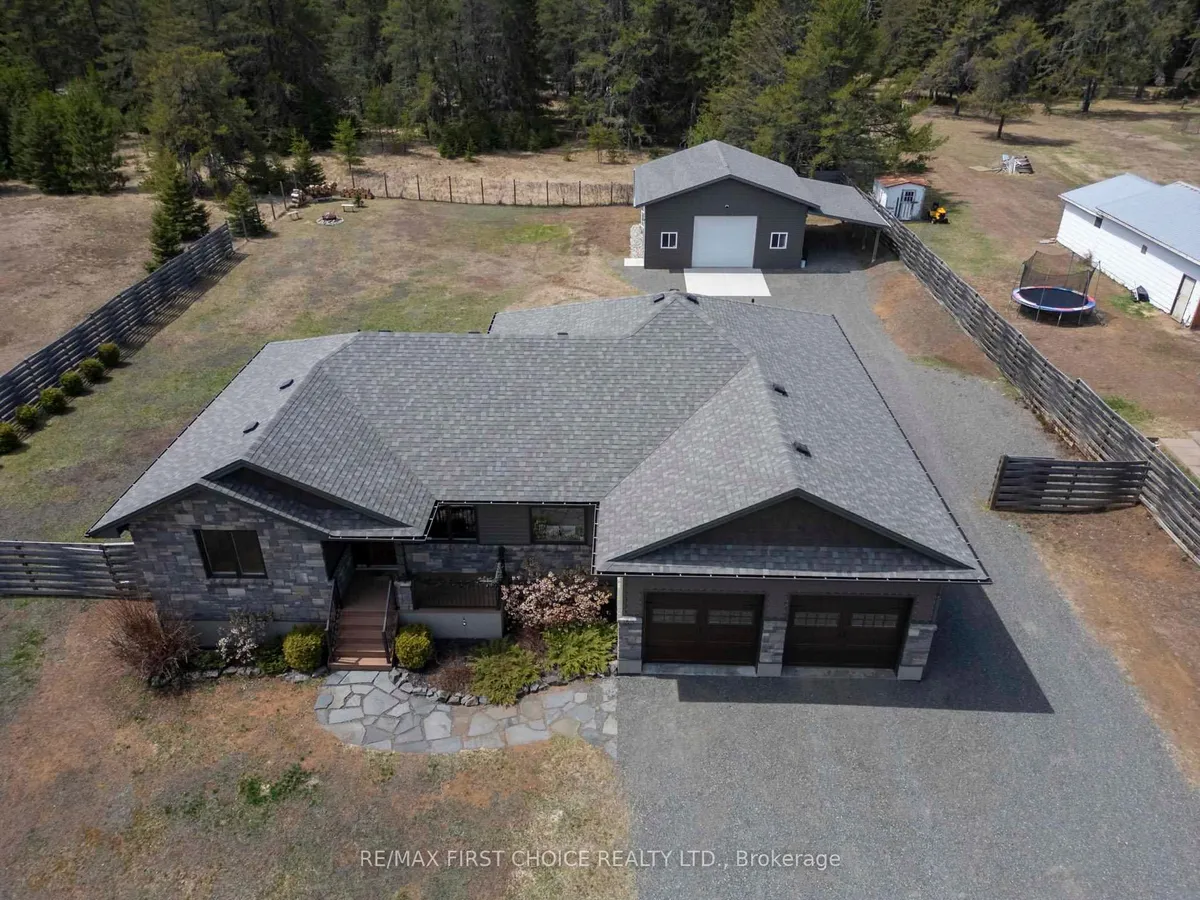 Detached in Oliver Paipoonge