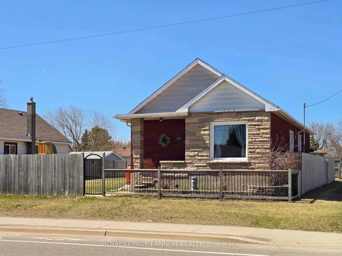 Detached in Thunder Bay