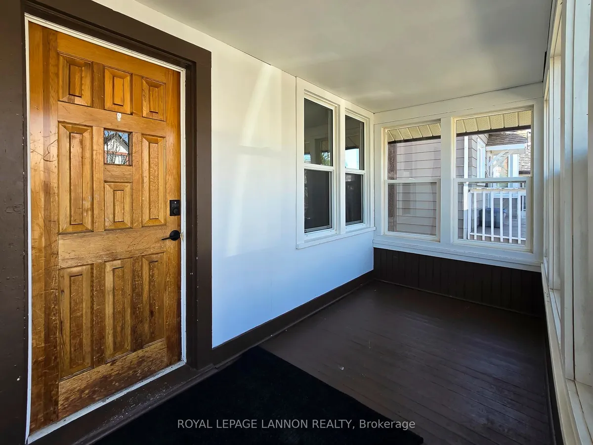 Detached in Thunder Bay