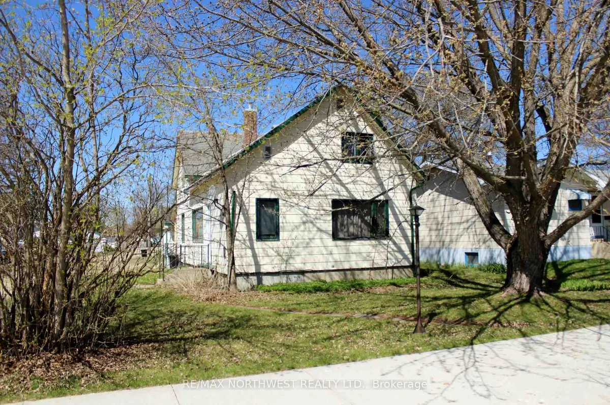 Detached in Rainy River