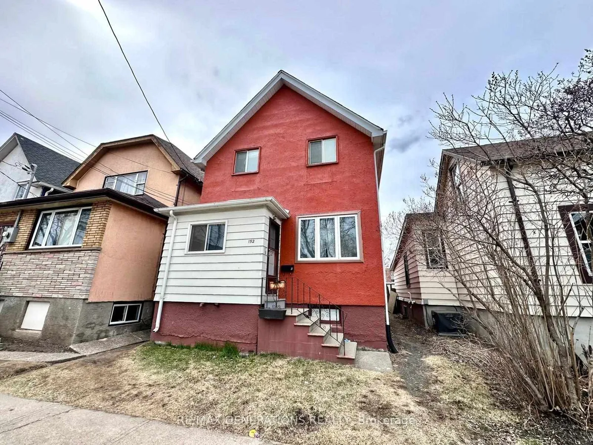 Detached in Thunder Bay