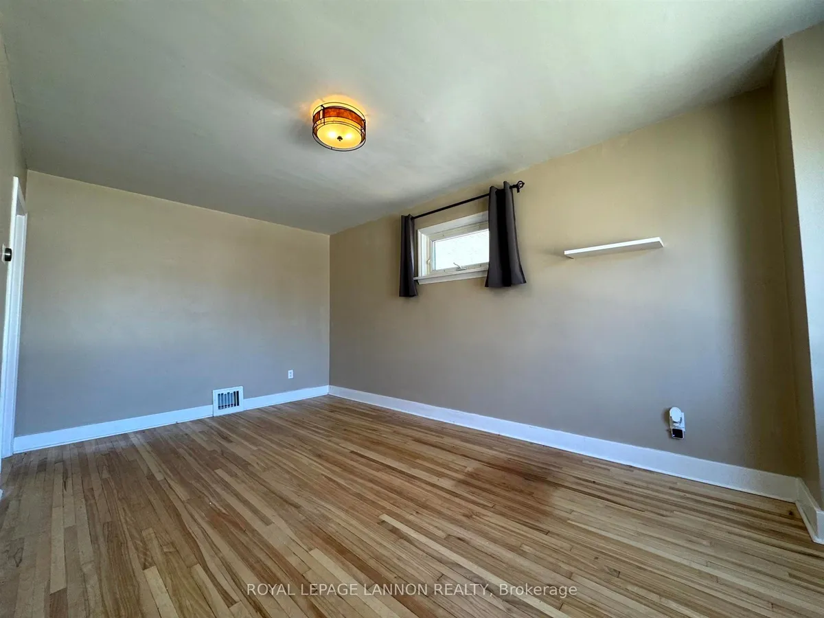 Detached in Thunder Bay