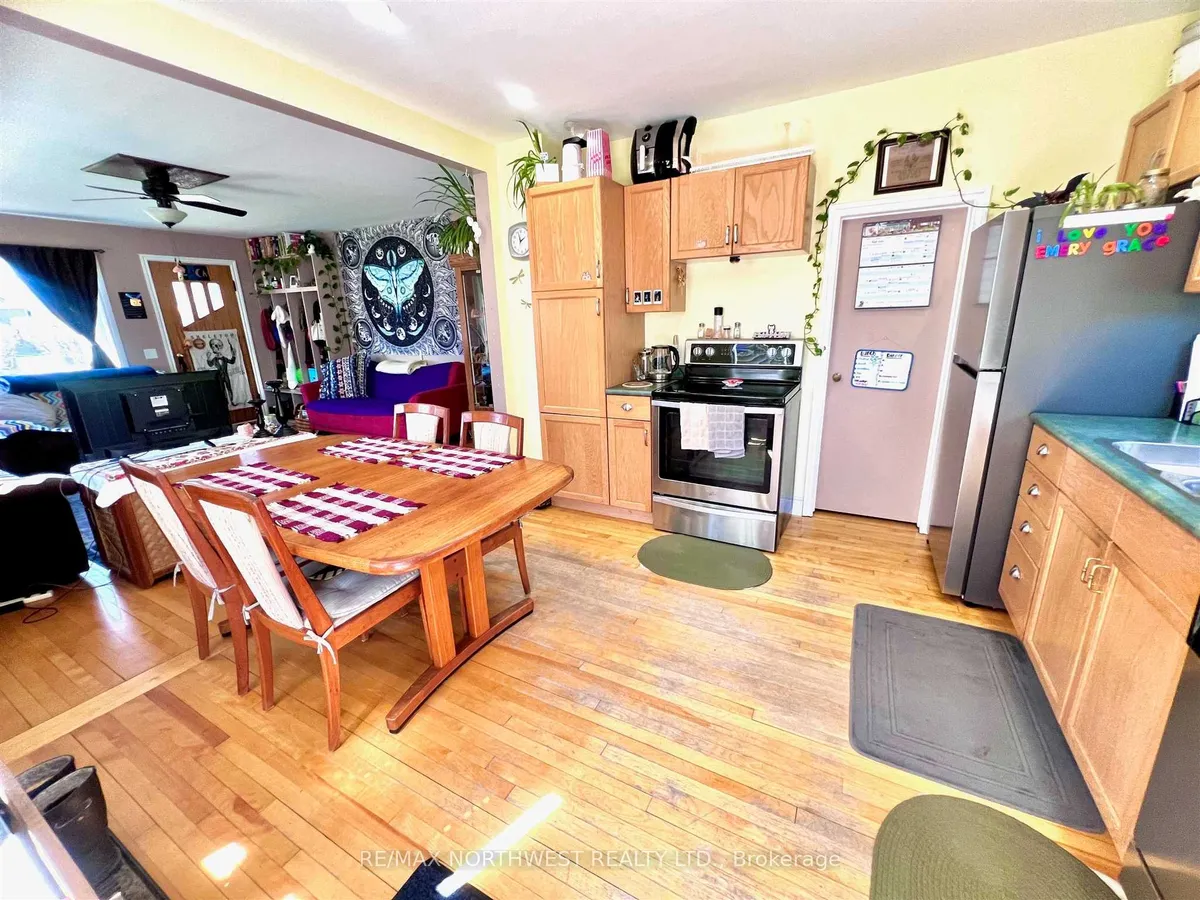 Detached in Kenora