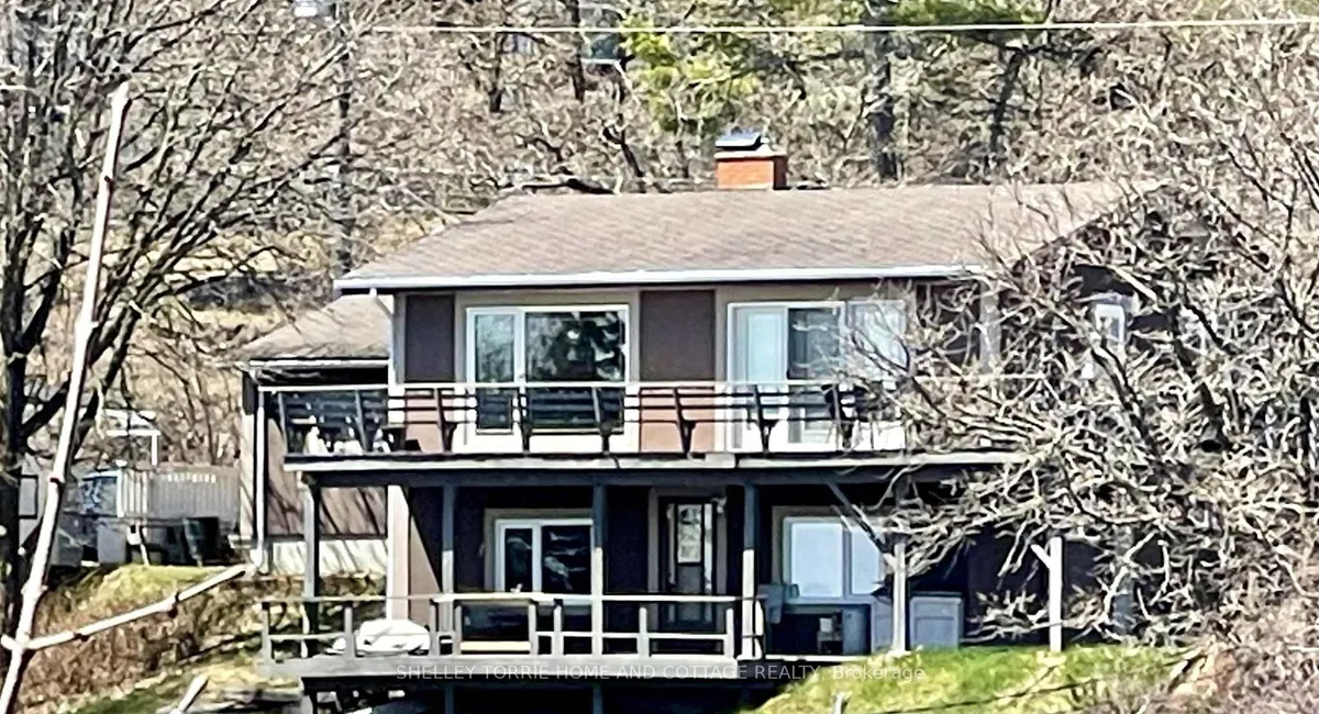 Detached in Kenora