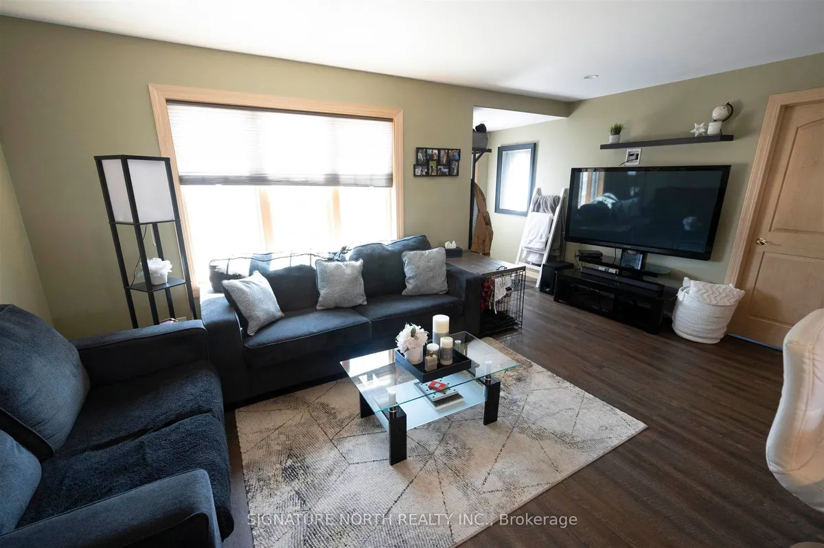 Detached in Thunder Bay