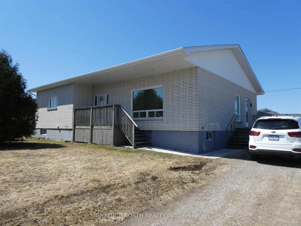 Detached in Greenstone