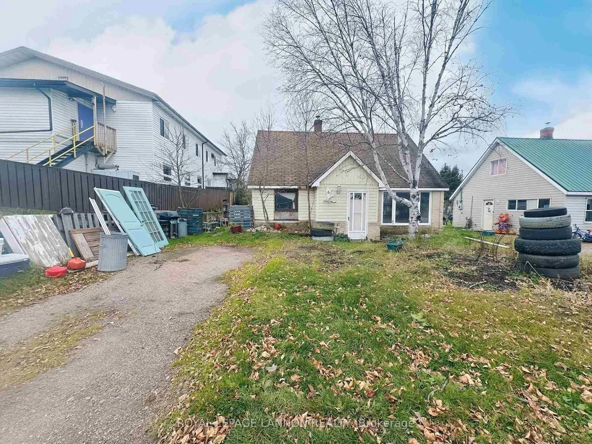 Detached in Atikokan