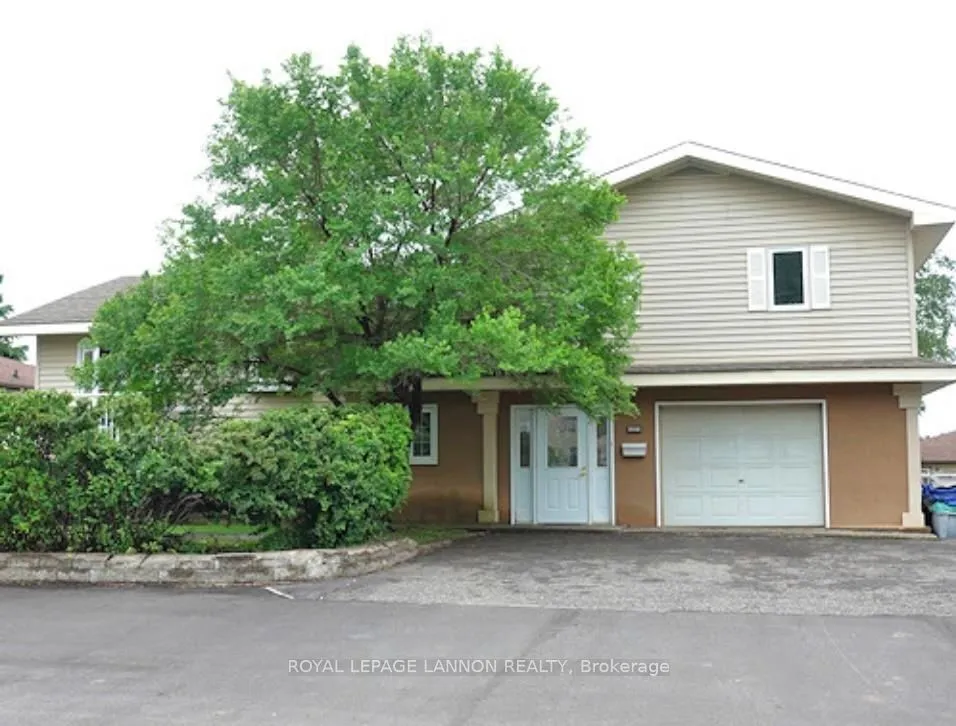 Detached in Thunder Bay