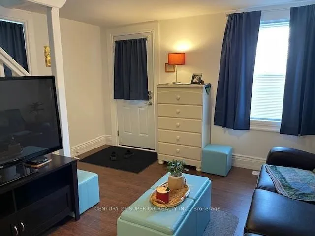 Detached in Thunder Bay