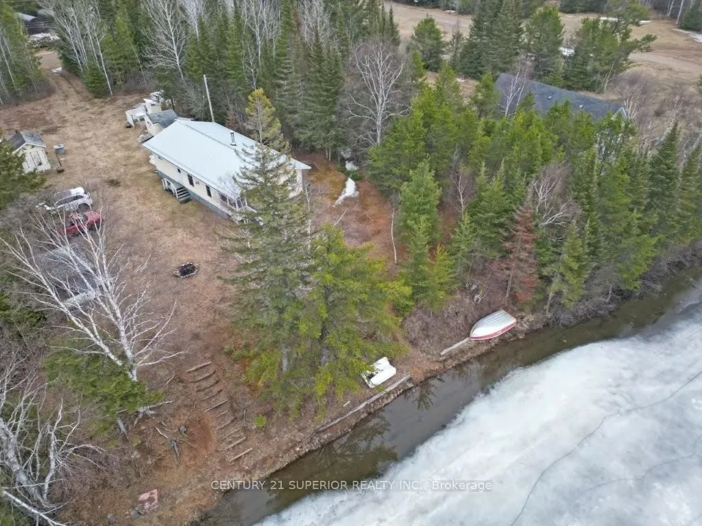 Detached in Thunder Bay Remote Area