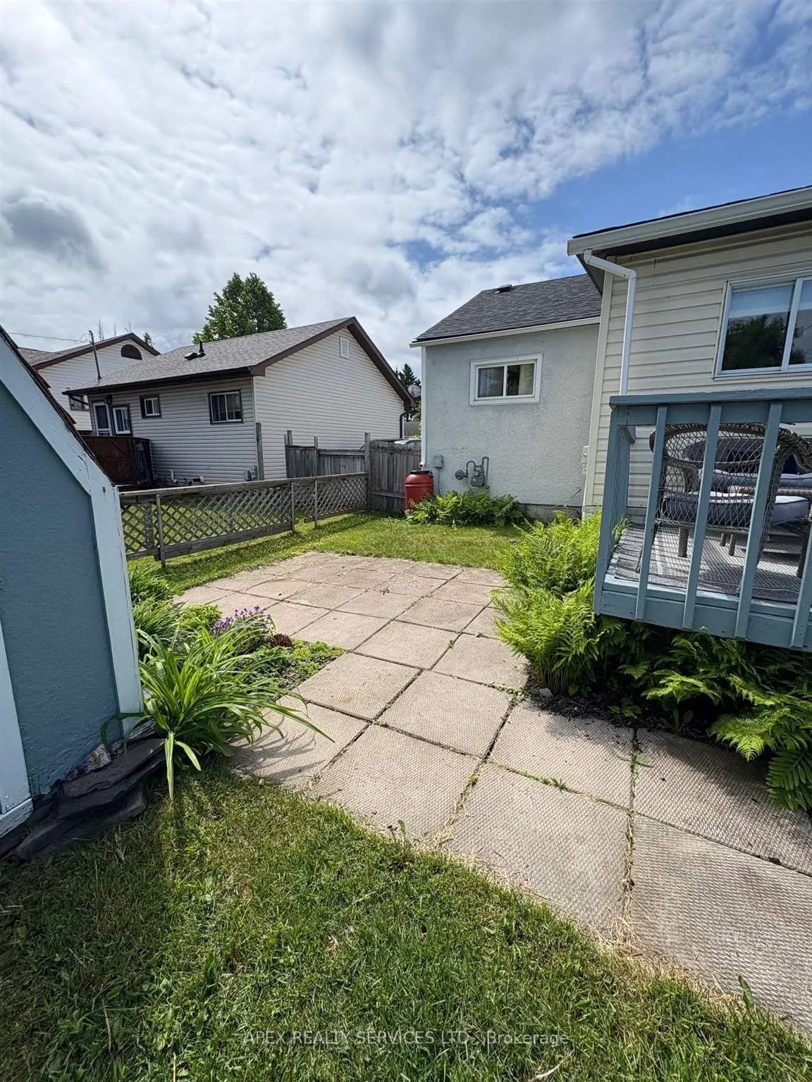 Detached in Thunder Bay