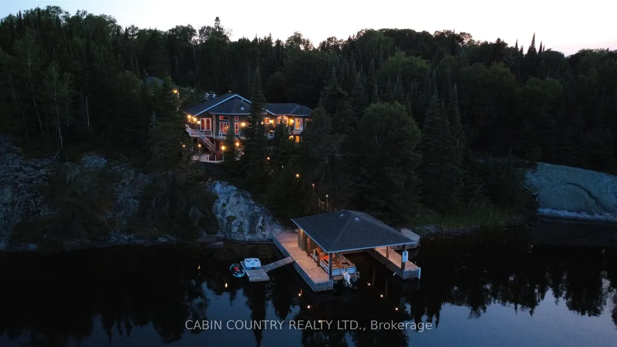 Detached in Kenora
