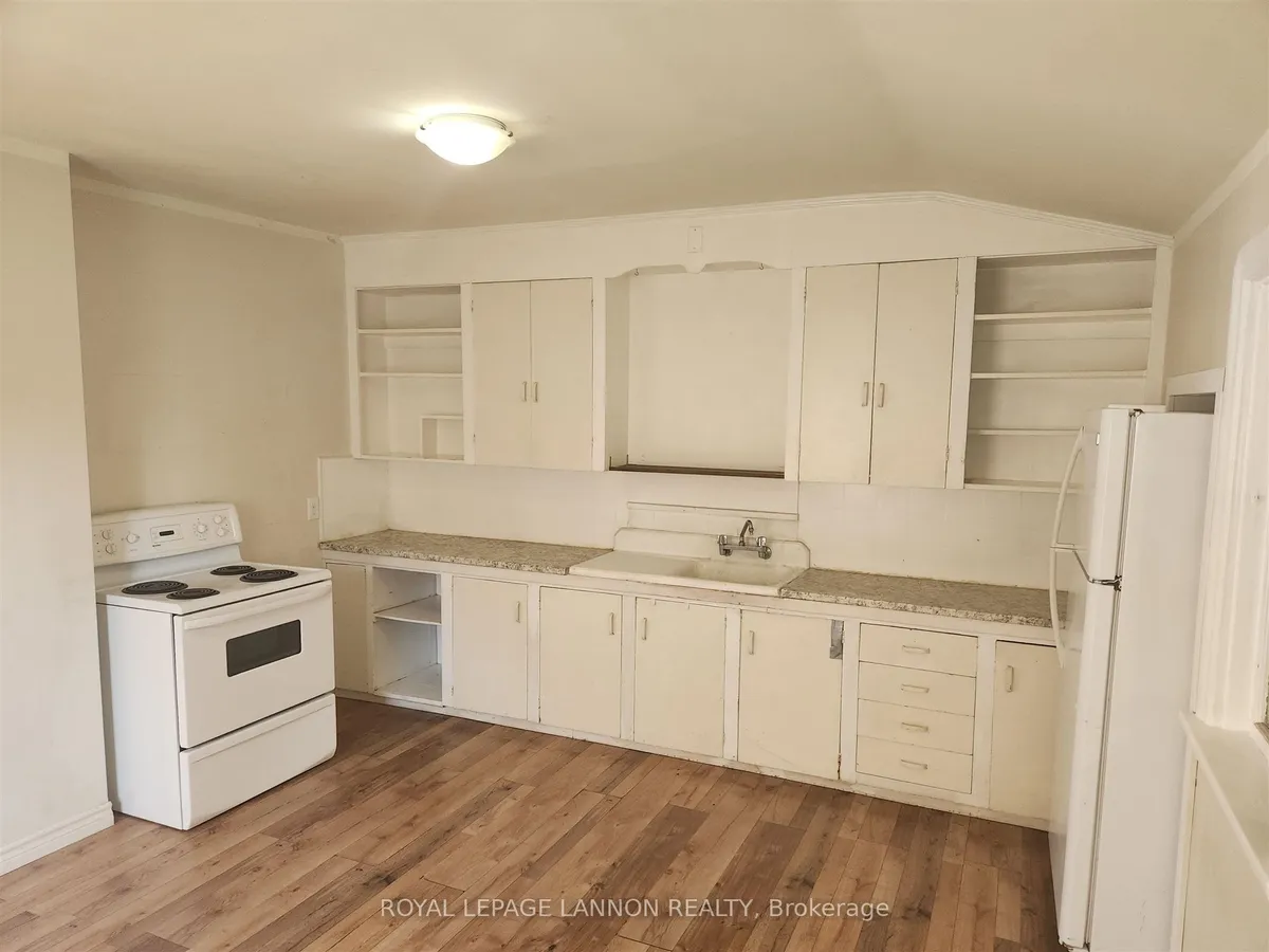 Detached in Thunder Bay