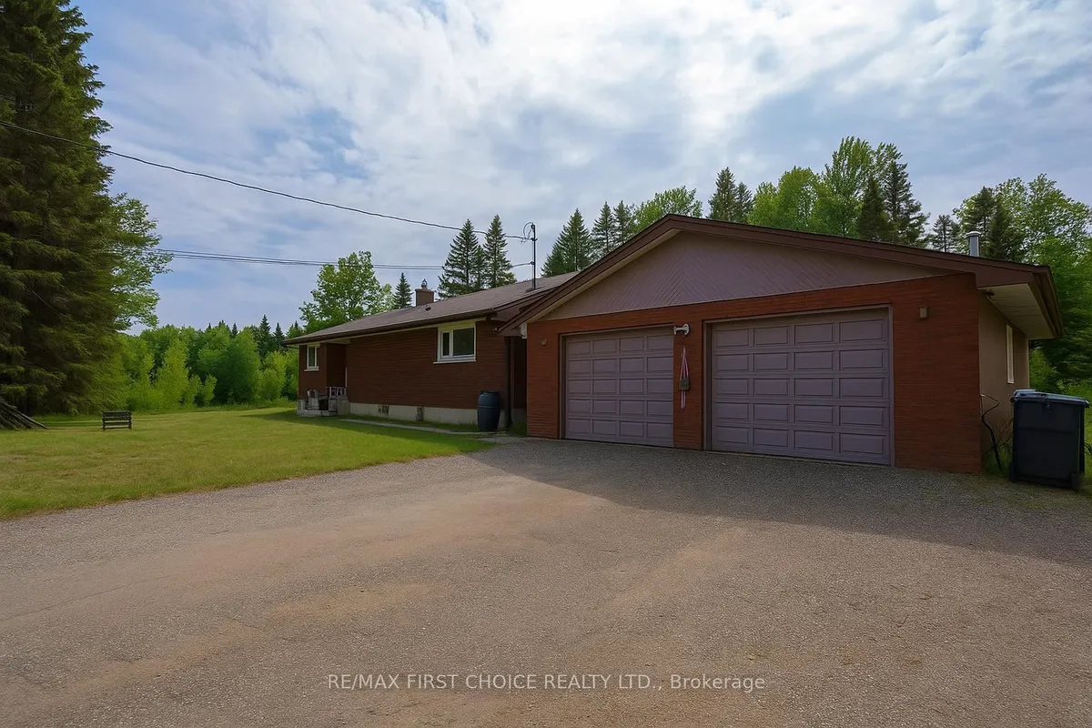 Detached in Thunder Bay