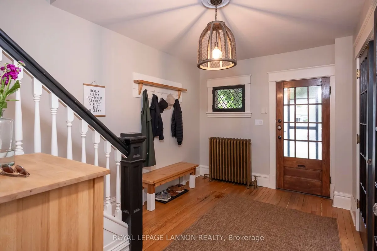 Detached in Thunder Bay