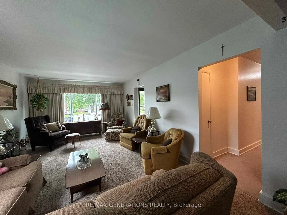 Detached in Atikokan