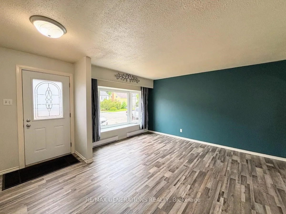 Detached in Marathon
