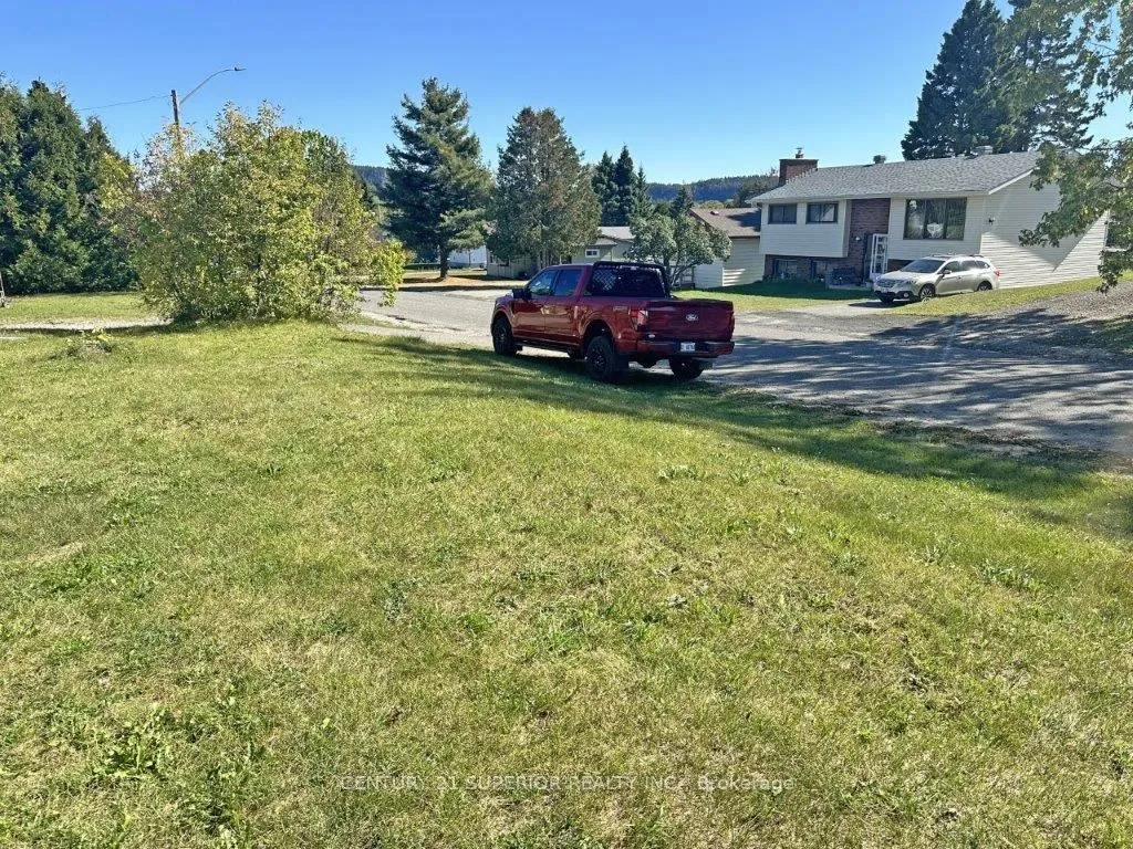 Detached in Nipigon