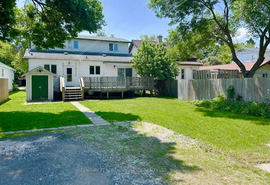 Detached in Fort Frances