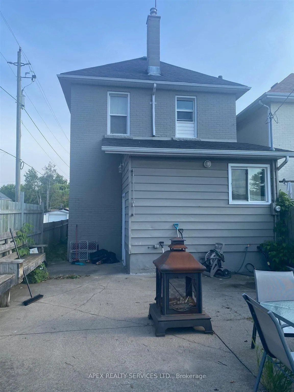 Detached in Thunder Bay