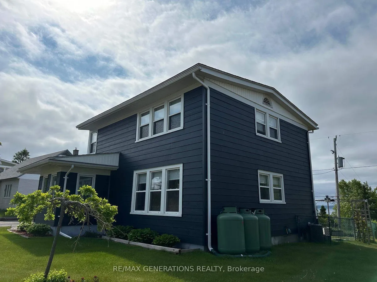 Detached in Terrace Bay