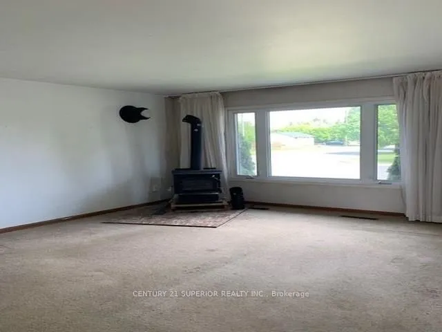Detached in Thunder Bay