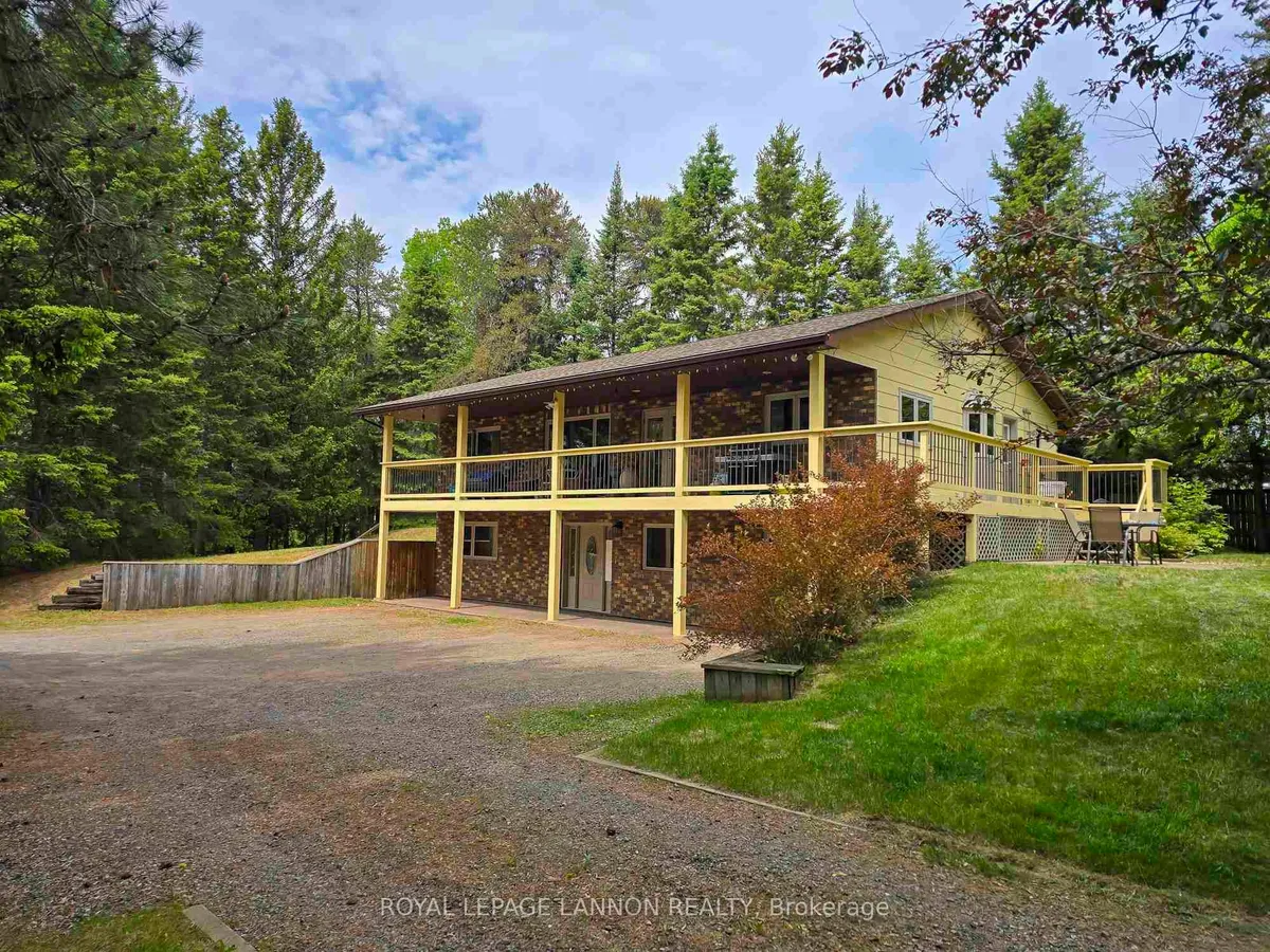 Detached in Thunder Bay