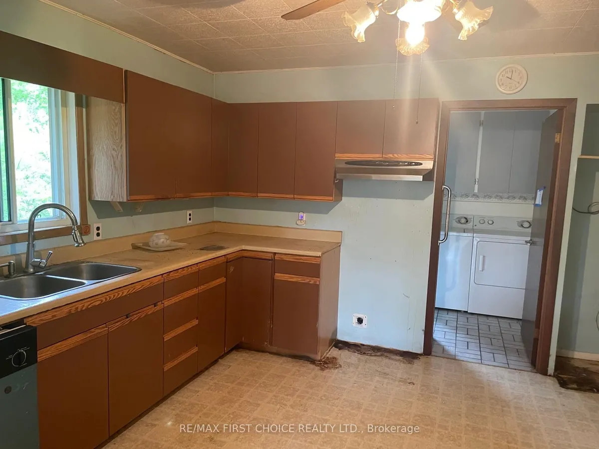Detached in Nipigon