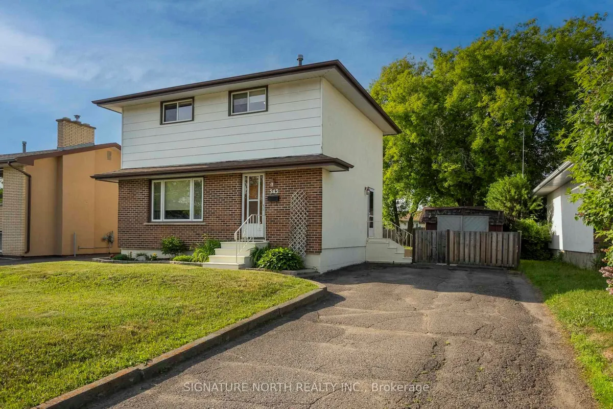 Detached in Thunder Bay