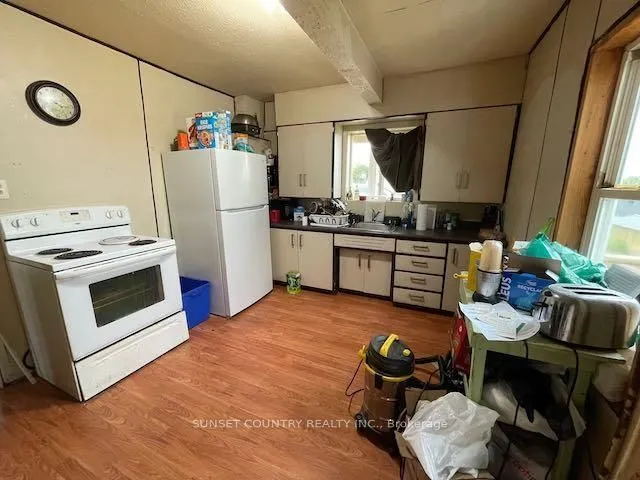 Detached in Dryden