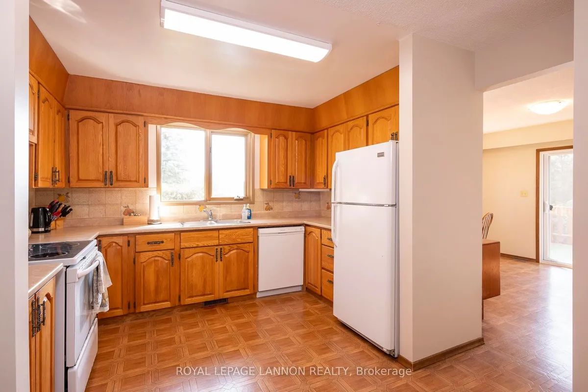 Detached in Thunder Bay