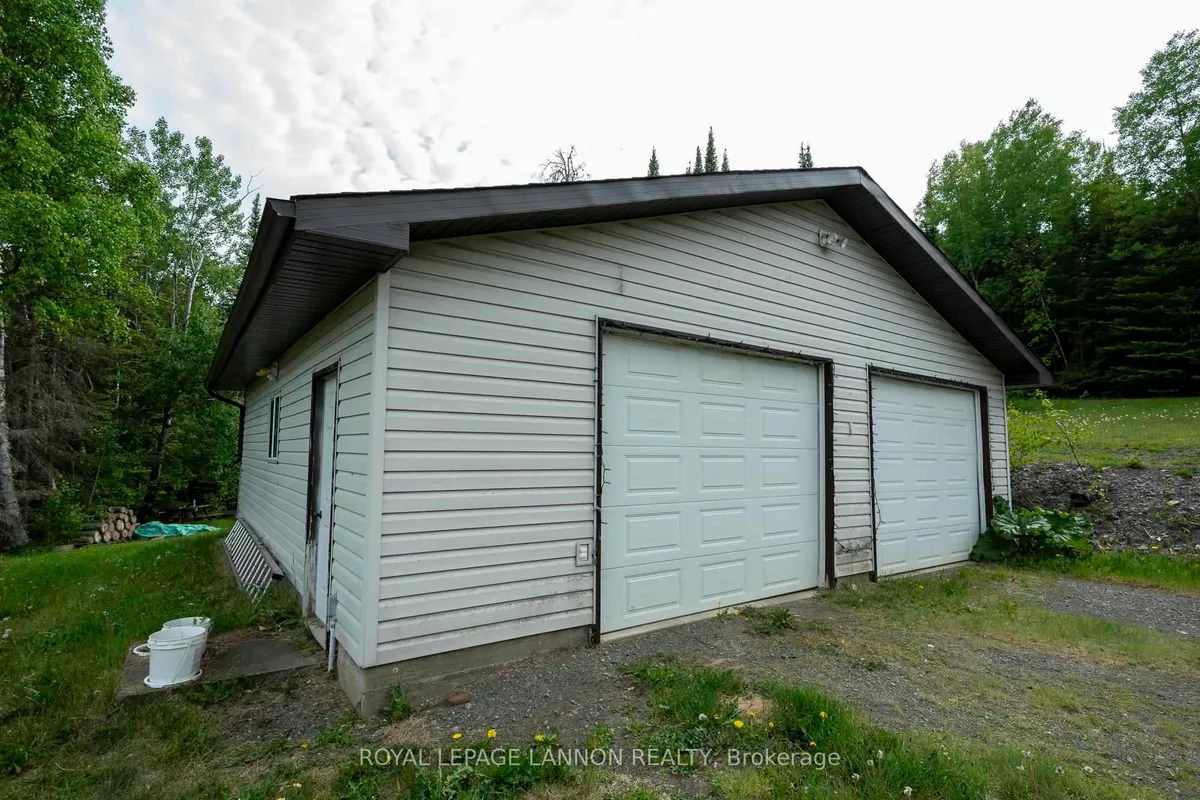 Detached in Oliver Paipoonge