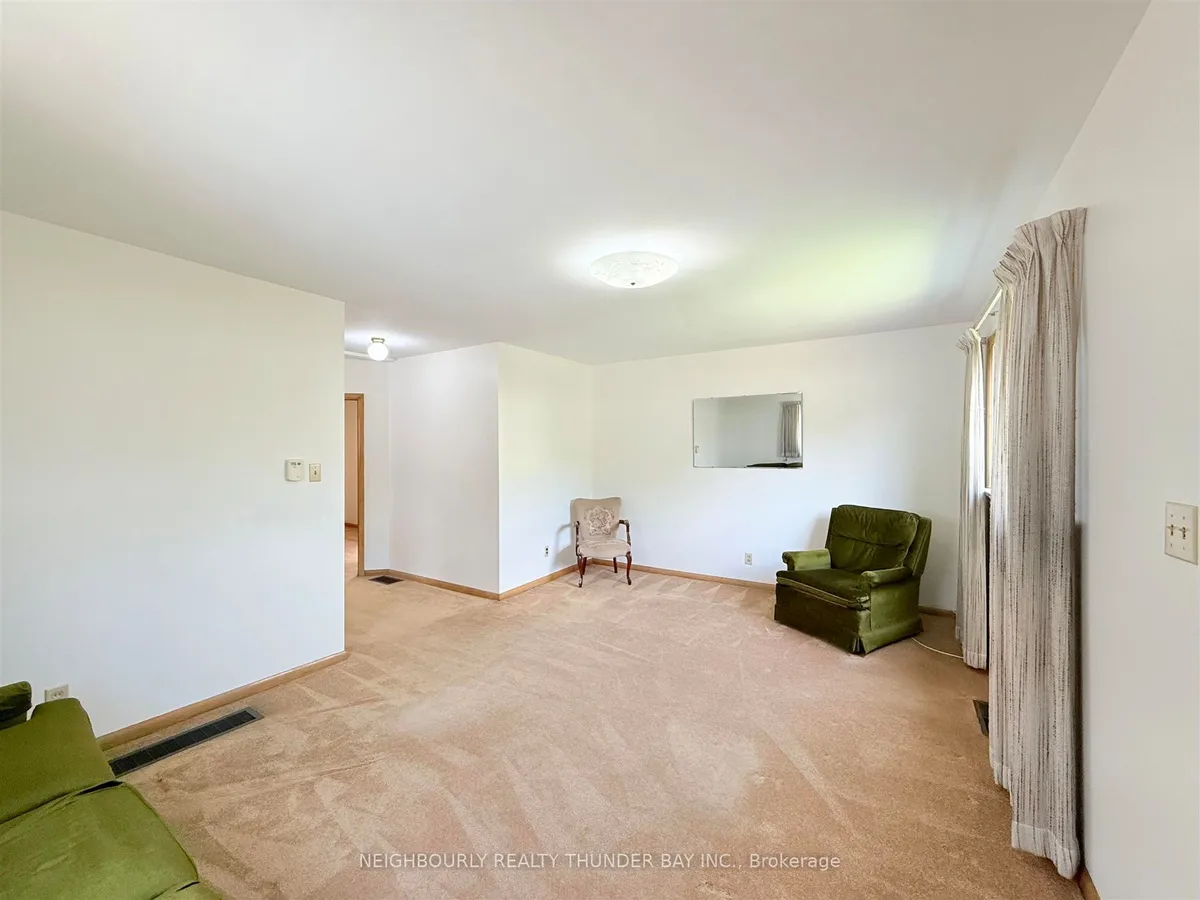 Detached in Thunder Bay