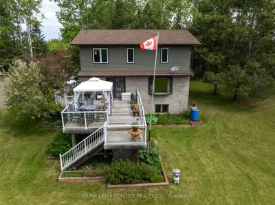 Detached in Thunder Bay Remote Area